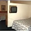 Colonade Motel Suites