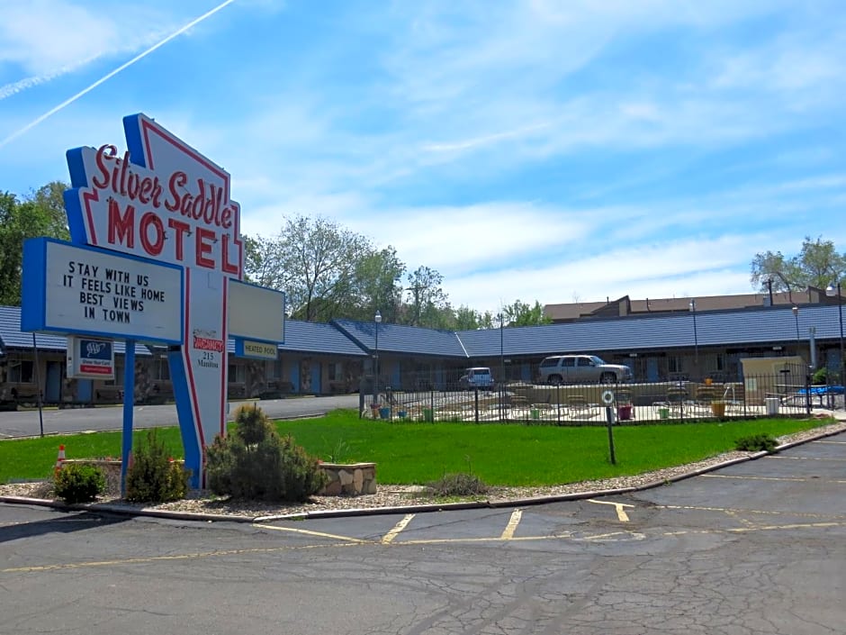 Silver Saddle Motel