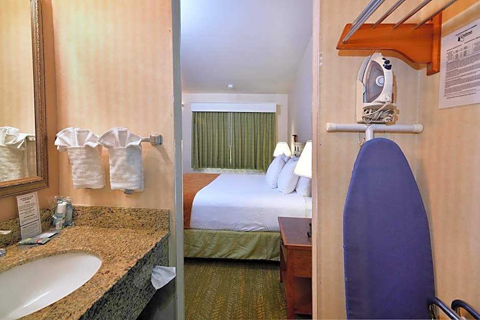 Lamplighter Inn & Suites at SDSU