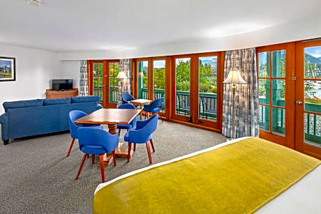 Harbor Assistant Master Suite