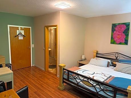 Double Room with Private Bathroom