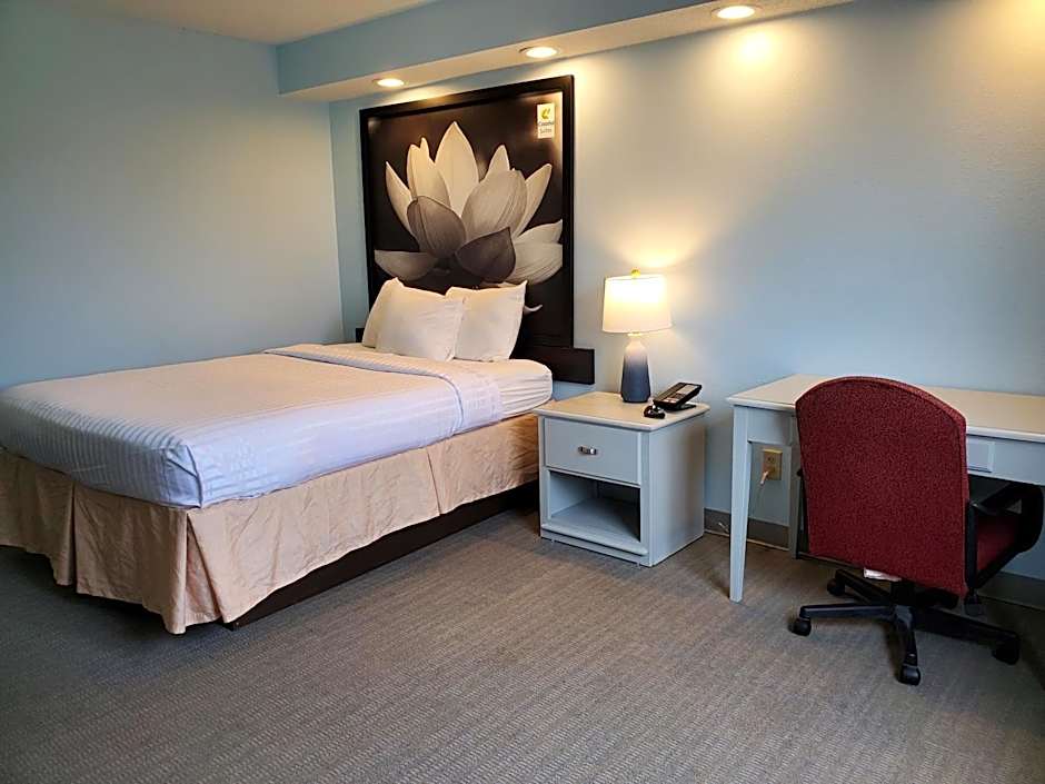Coastal Inn & Suites