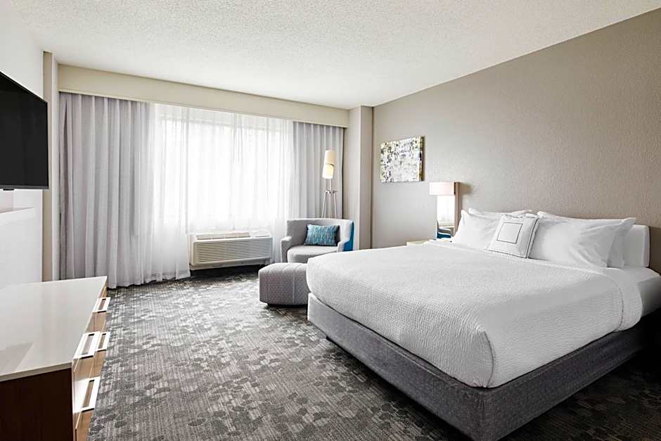 Courtyard by Marriott Milwaukee Downtown