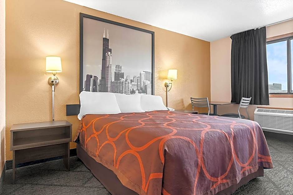Super 8 by Wyndham Bourbonnais/Kankakee Area