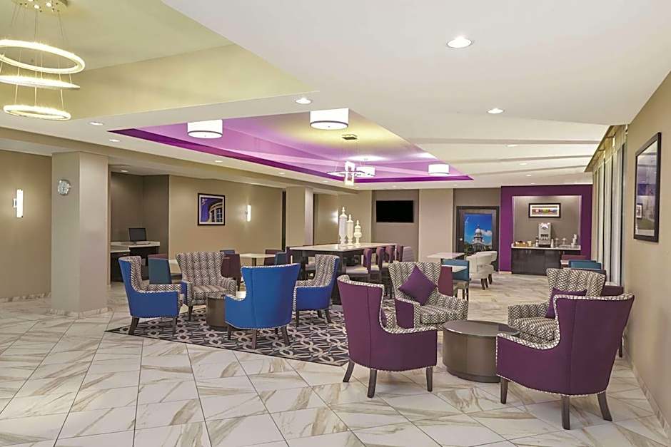 La Quinta Inn & Suites by Wyndham Springfield