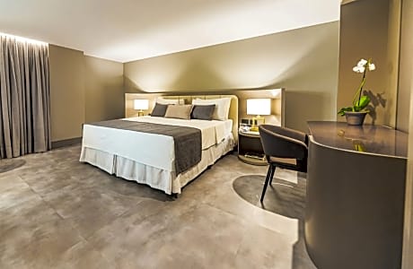 PRESIDENTIAL SEA VIEW