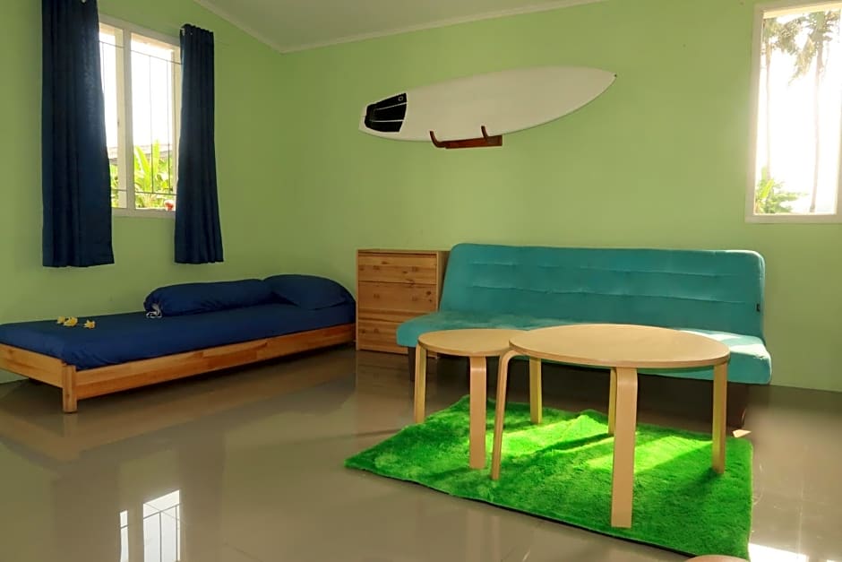 Arya's Surf Camp Cimaja