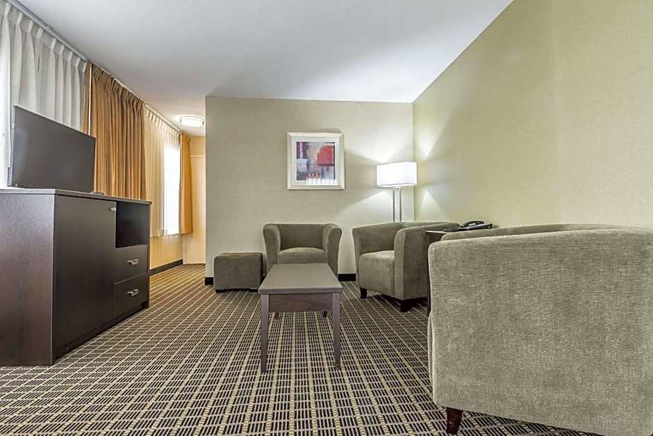Quality Inn & Suites Windsor