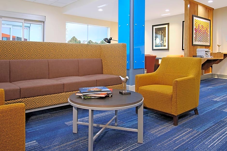 Holiday Inn Express & Suites - Lake Charles South Casino Area, an IHG Hotel