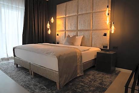 THE NEWSHA SIGNATURE HOME