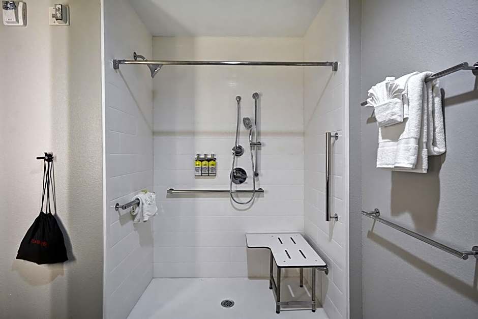 Holiday Inn Express And Suites Houston Nasa - Seabrook By IHG
