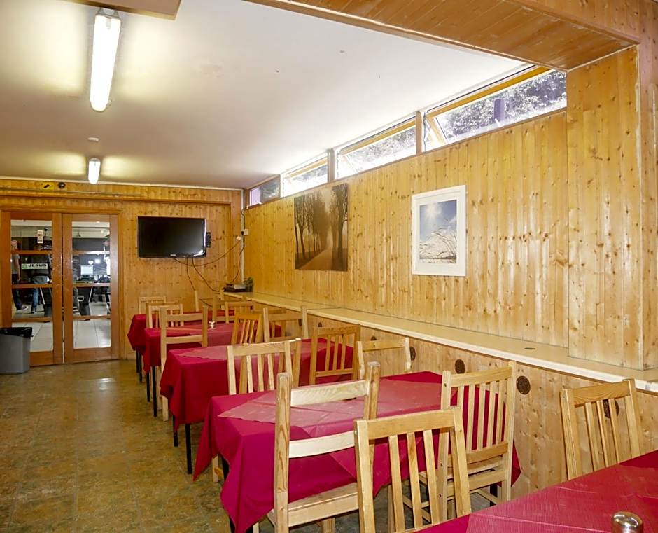 Kensal Green Backpackers 2