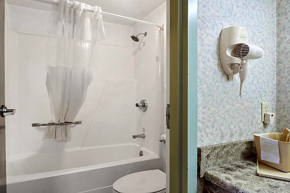 Lonestar Inn & Suites, Erick OK - Hwy 40 BY OYO