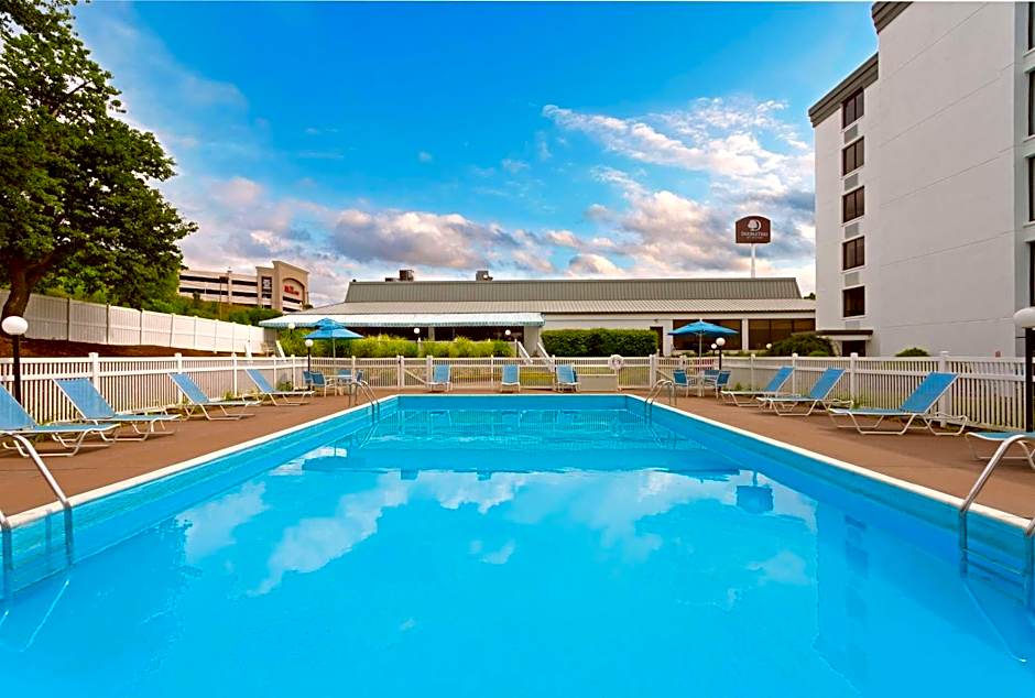 DoubleTree By Hilton Hotel Pittsburgh-Meadow Lands