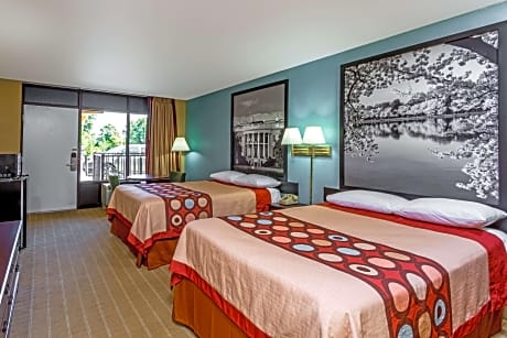 Double Room with Two Double Beds - Smoking