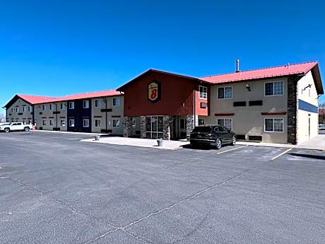 Super 8 by Wyndham Moriarty