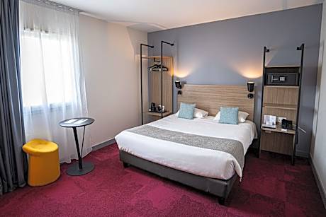 Standard Queen Room