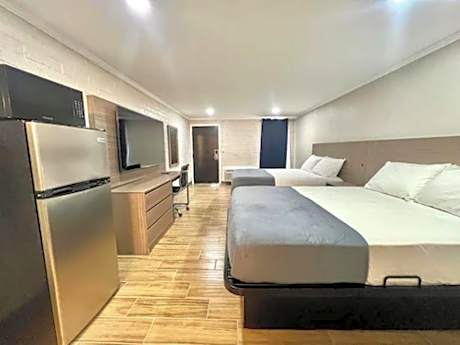 Superior Queen Room with Two Queen Beds
