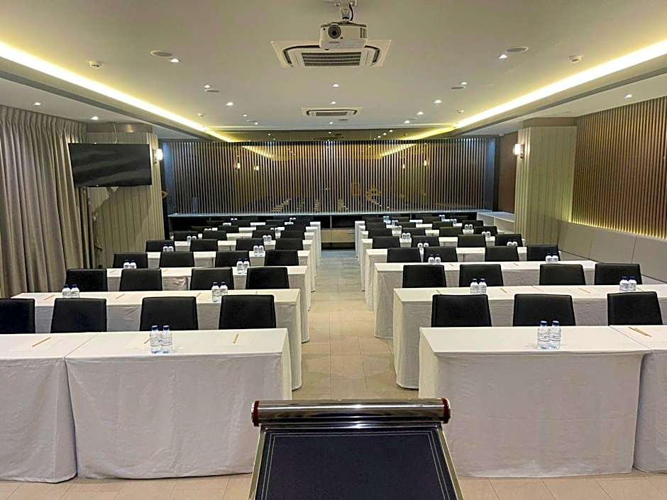 W3 Hotel