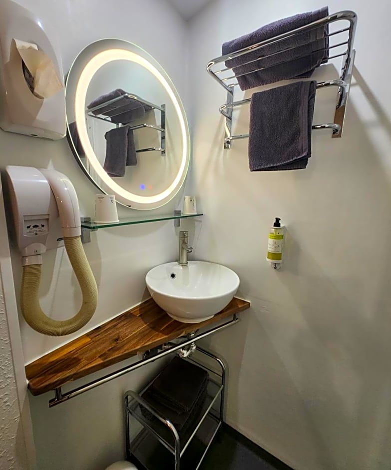Cit'Hotel Le Cheval Blanc