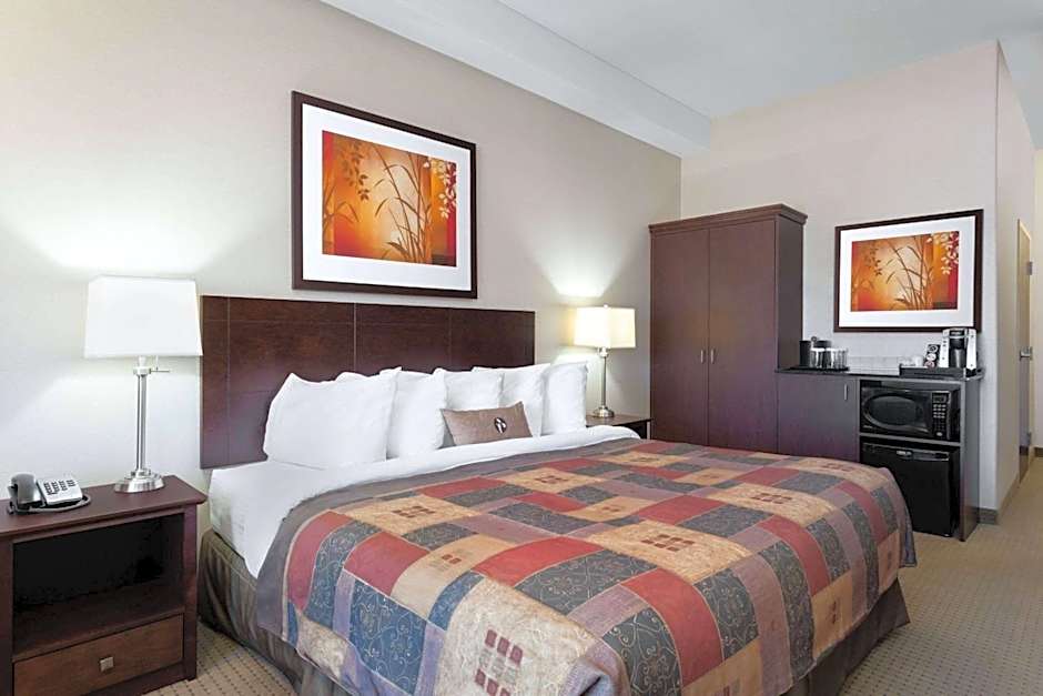 Ramada by Wyndham Weyburn