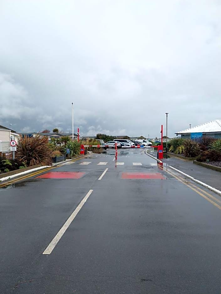 WillowWay168, Tranquility Family Home