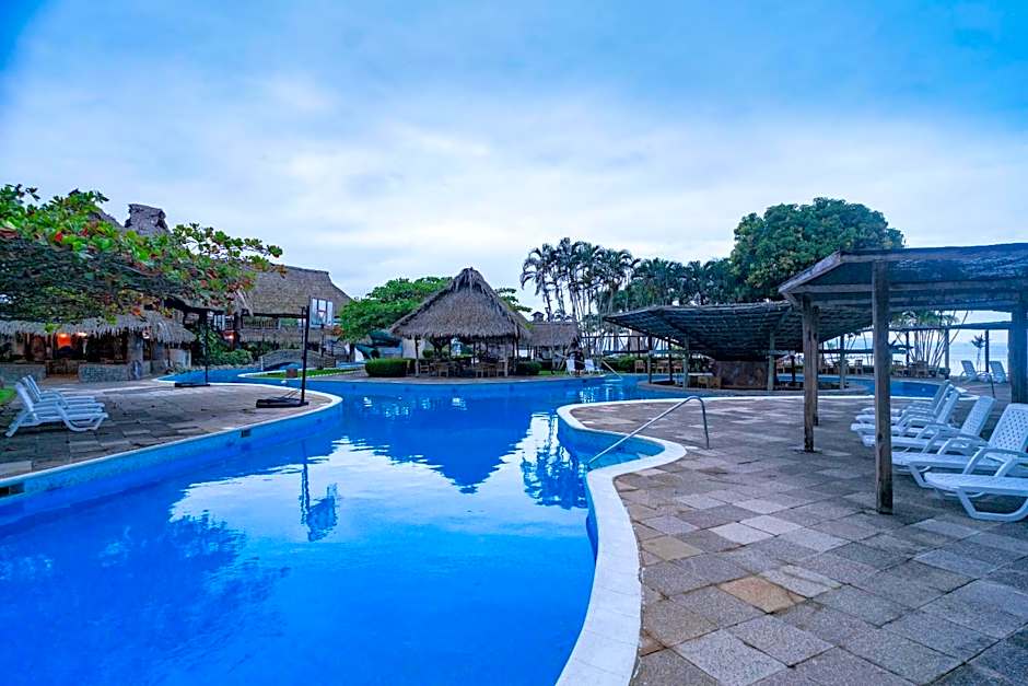 Amatique Bay Hotel