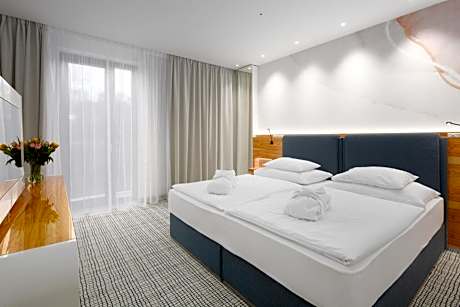 Deluxe Double or Twin Room with Wellness Access