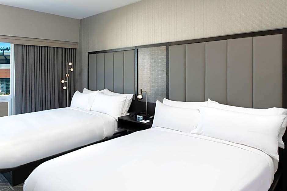 Renaissance by Marriott Boston Patriot Place Hotel