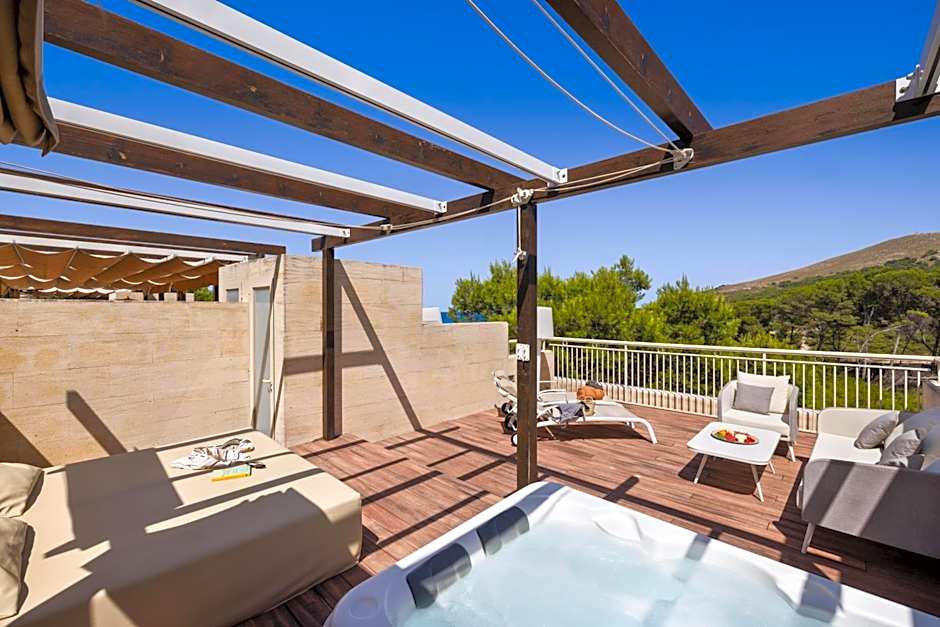 VIVA Suites & Spa Adults Only 16+