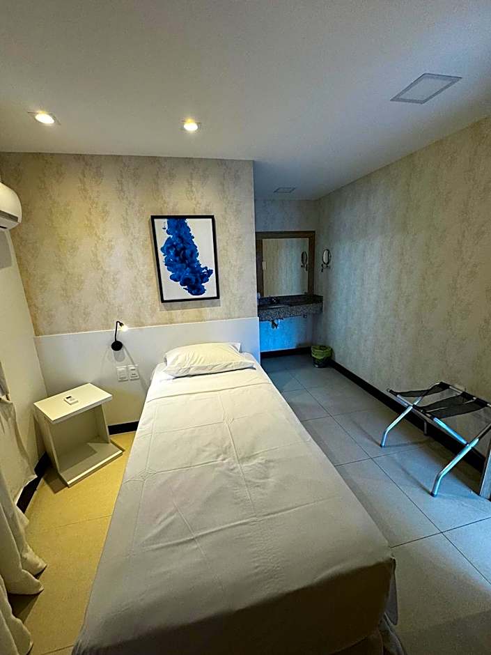 Deluxe Rooms by Holiday Stays