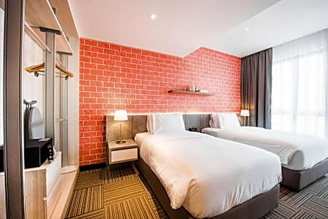 Artist Twin Room