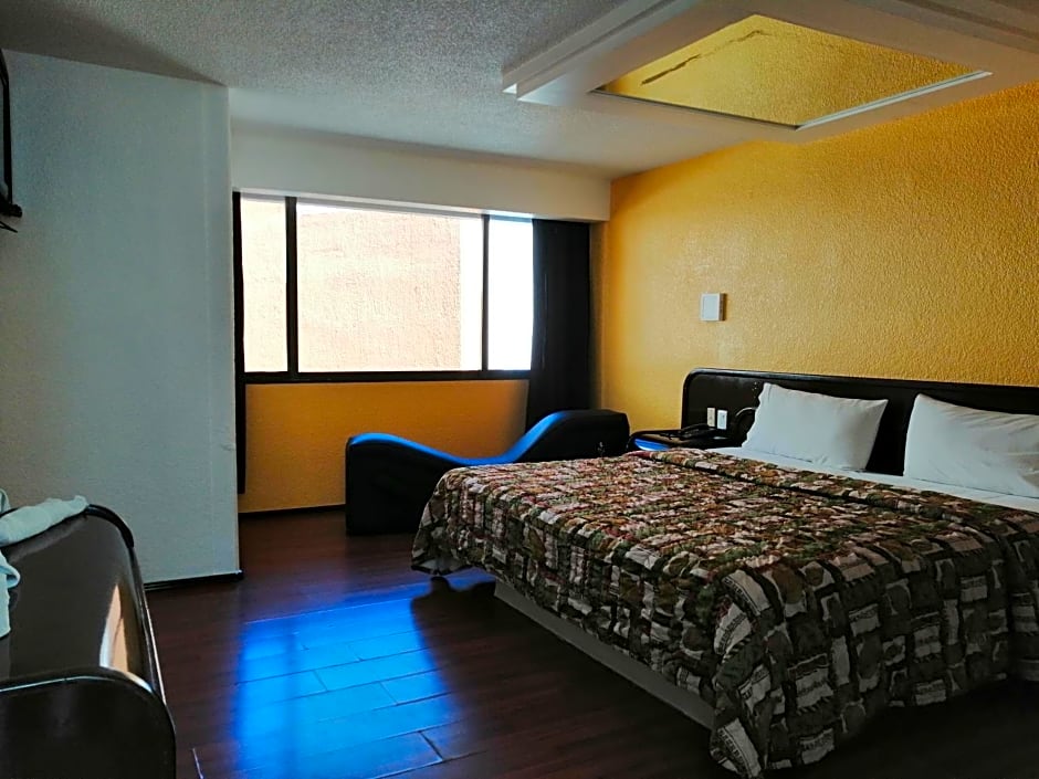 MOTEL OASIS mexico