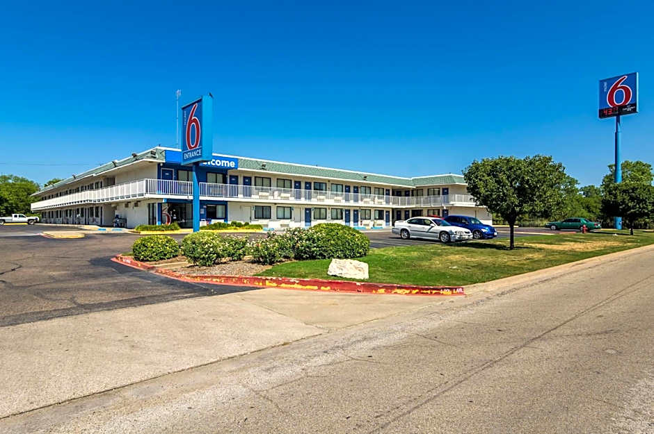 Motel 6-Bellmead, TX - Waco
