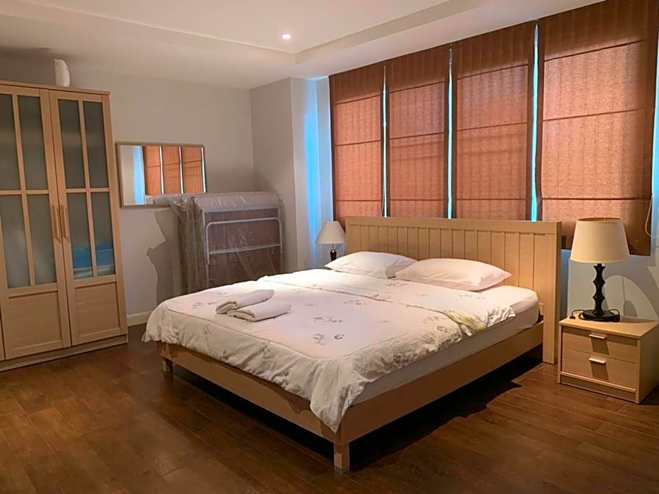 Jomtien Beach Penthouses Condo