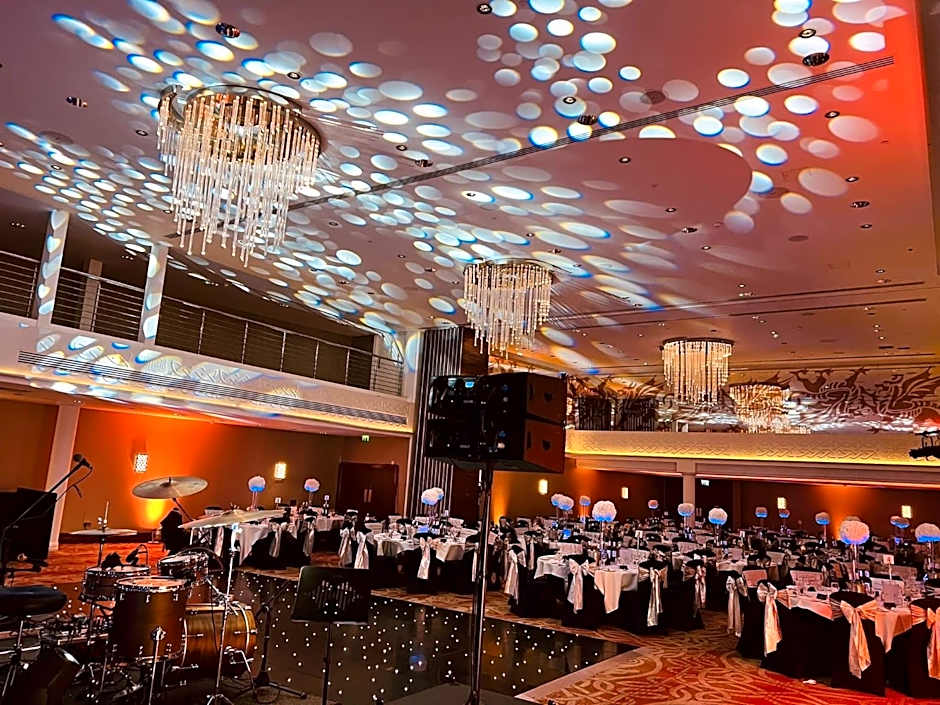 Holland House Hotel Cardiff By Sunday