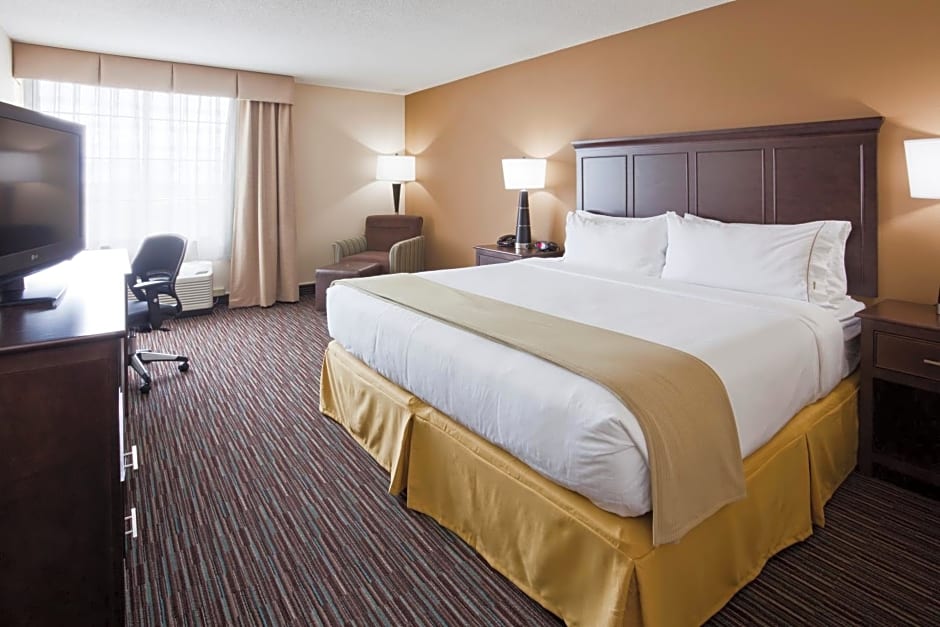Holiday Inn Express Hotel And Suites Willmar