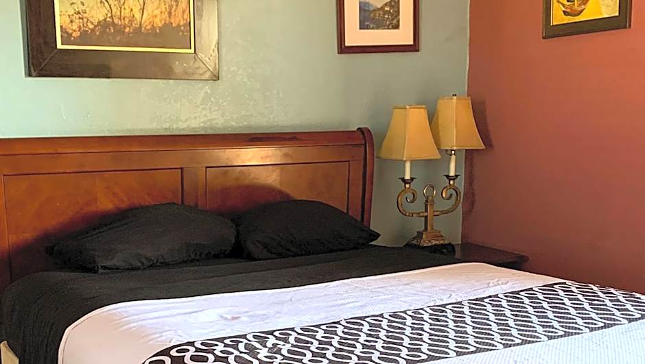 Photo 1 of 5 of Suite