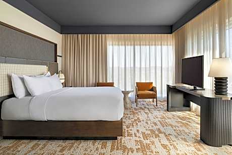 One-Bedroom Tower King Suite