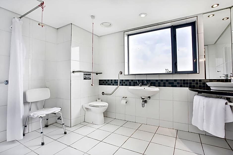Holiday Inn Express Sandton-Woodmead By IHG