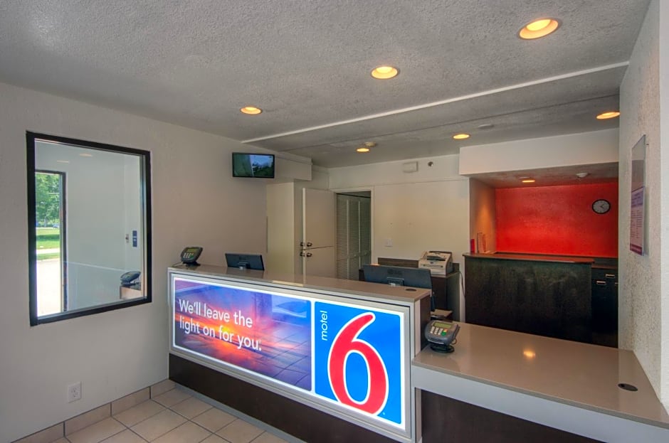 Motel 6-Bradenton, FL