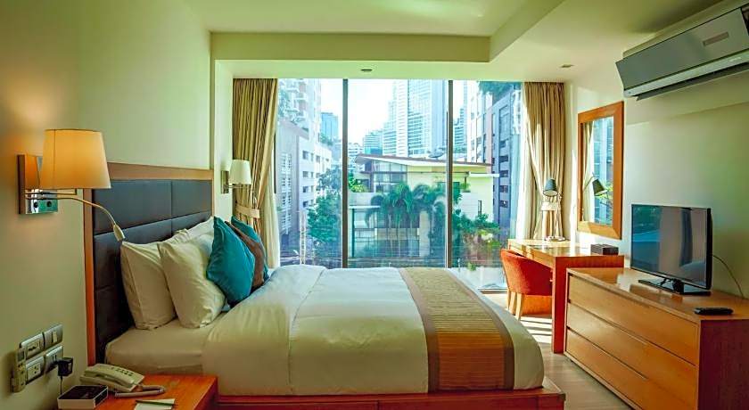 Oakwood Residence Sukhumvit 24 Hotel