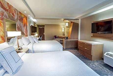 Larger Studio, 2 Queen, Sofa bed