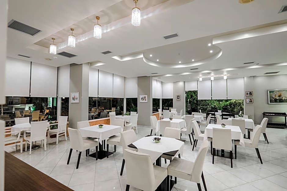 Hotel Oasis