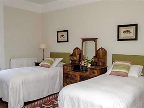 Twin Room with Shower