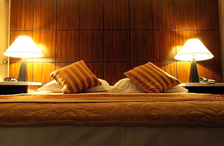 LA Crystal Hotel -Los Angeles-Long Beach Area