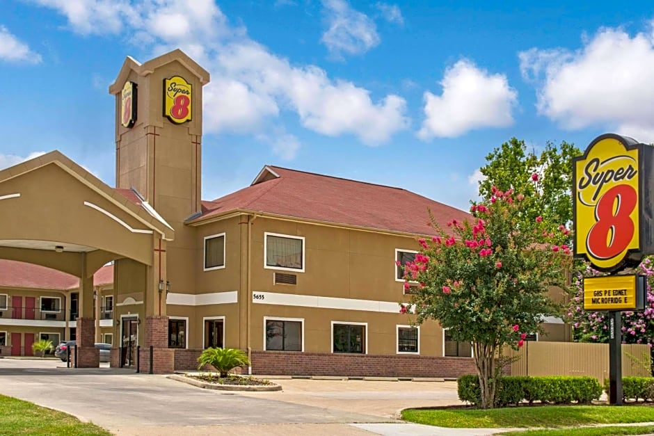 Super 8 by Wyndham Houston/Brookhollow NW