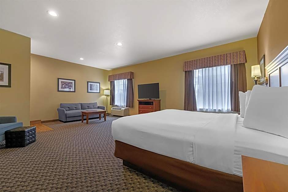 Best Western Plus Shamrock Inn & Suites