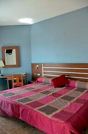 DOUBLE STANDARD (1 ADULT 2 CHILD)