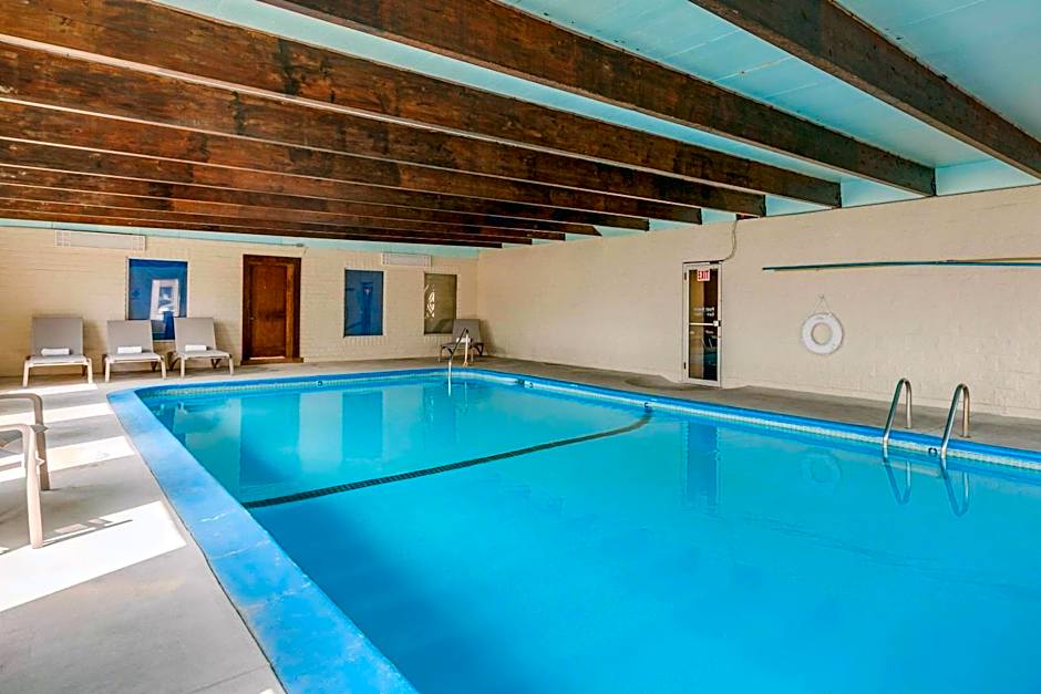 Rodeway Inn & Suites Ontario